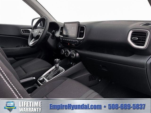 New 2026 Shimmering Silver Hyundai SEL image 15