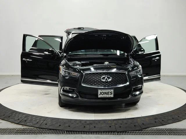 Used 2020 Black INFINITI LUXE image 11