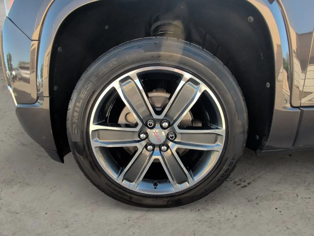 Used 2019 IRIDIUM METALLIC GMC Denali image 14