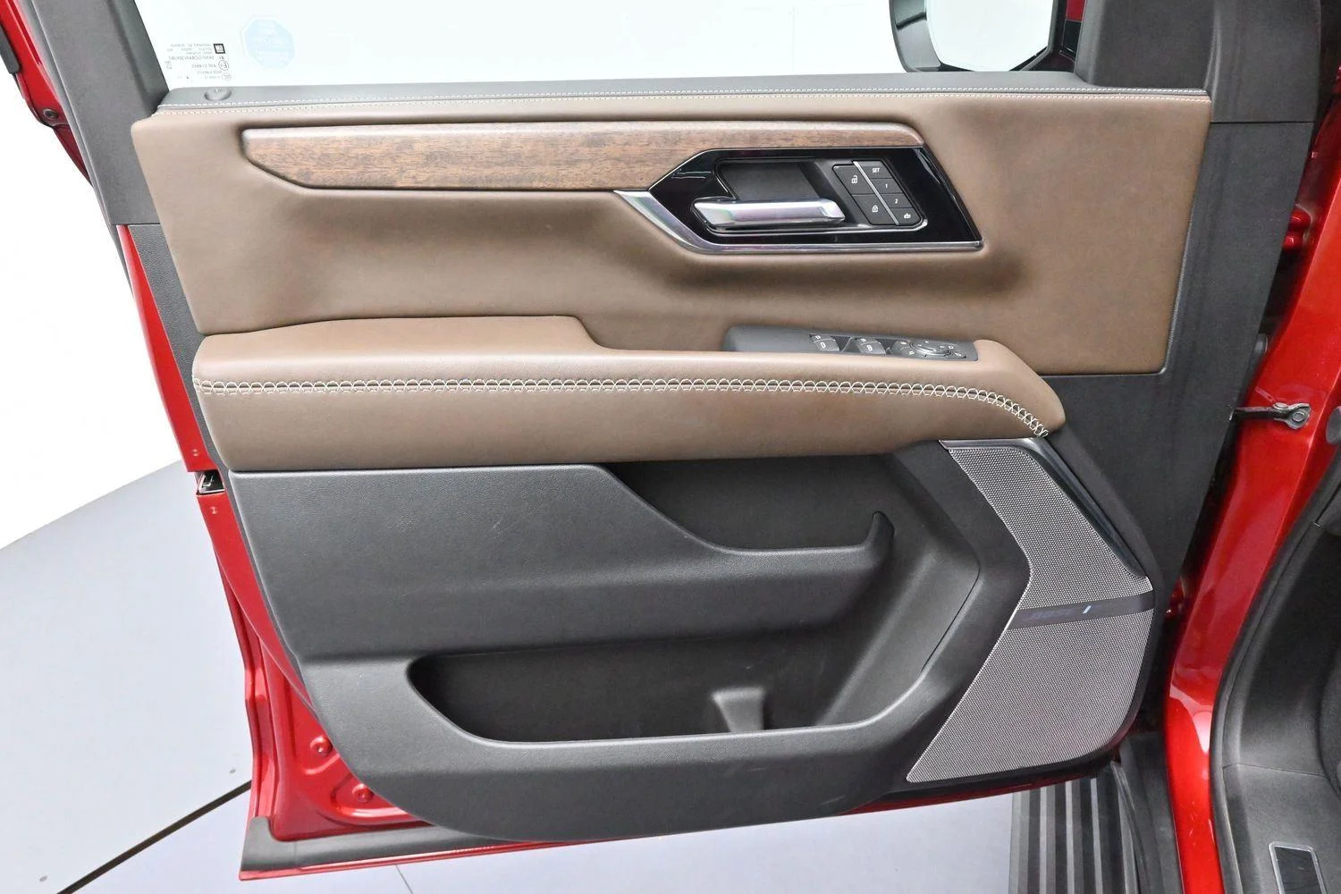 Used 2025 Volcanic Red Tintcoat GMC Denali Ultimate image 13