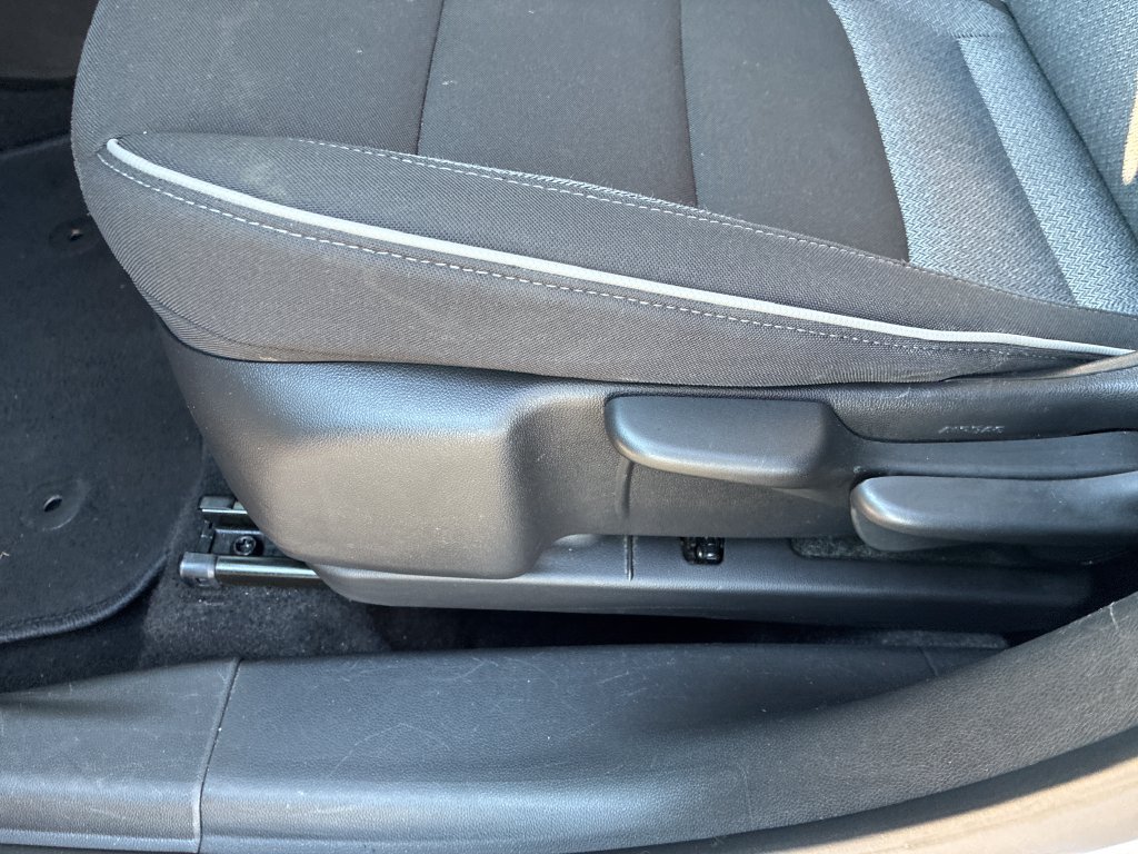 Used 2025 White Chevrolet LT image 11