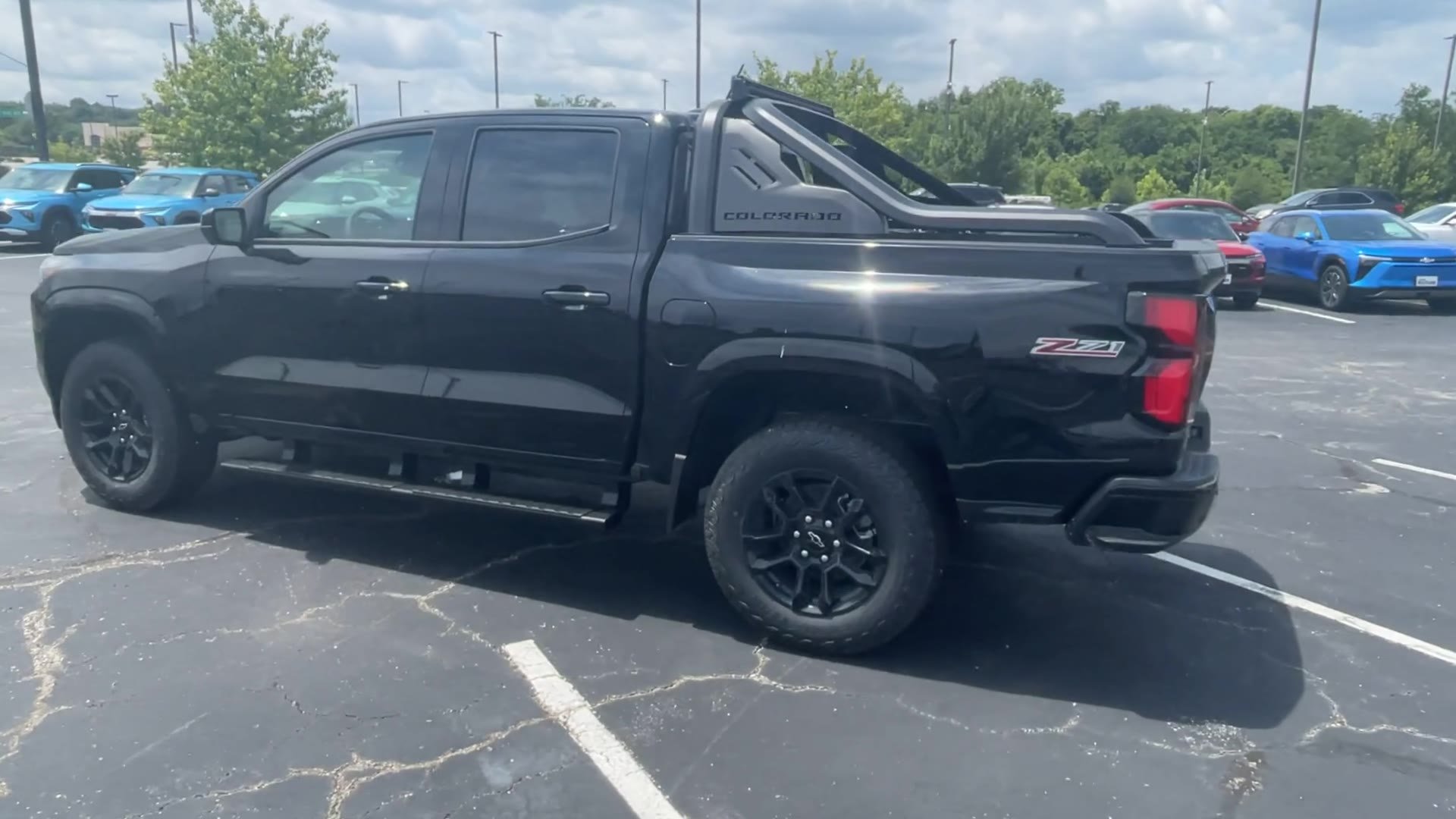 New 2025 Black Chevrolet Z71 image 30