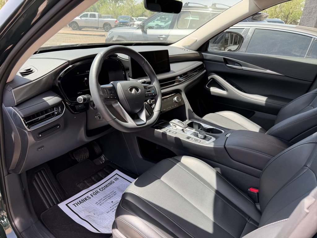 Certified Used 2026 Deep Emerald INFINITI LUXE image 8