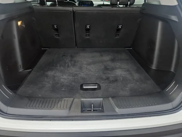 Used 2024 Summit White Chevrolet LT image 23