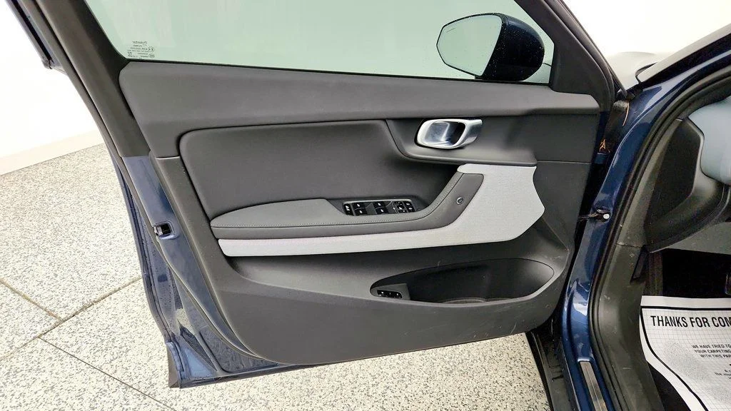 Used 2024 Midnight Metallic Polestar Long Range Dual Motor image 10