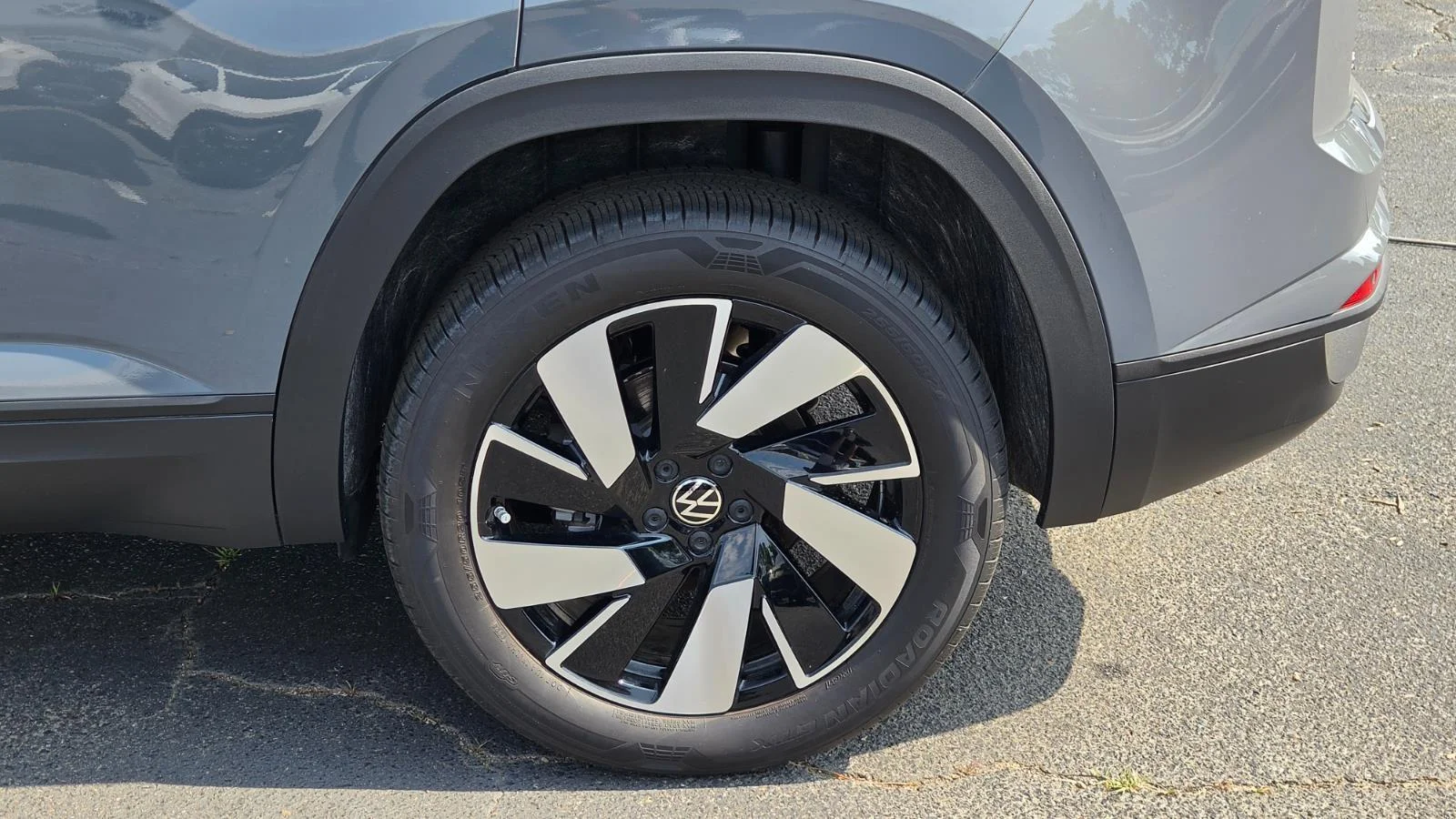 2026 Volkswagen Atlas Cross Sport SE w/Tech - Photo 15