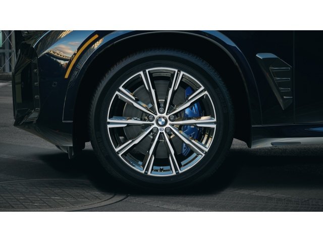 New 2026 Carbon Black Metallic BMW xDrive40i image 7
