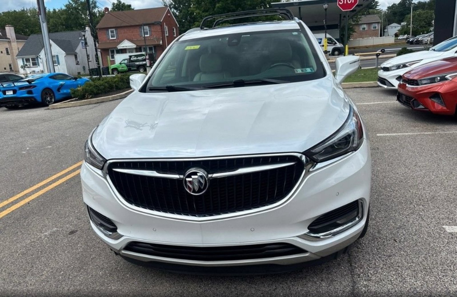 Used 2018 White Frost Tricoat Buick Premium image 3