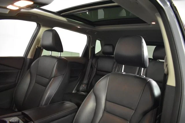 Used 2023 Gray Nissan SL image 10
