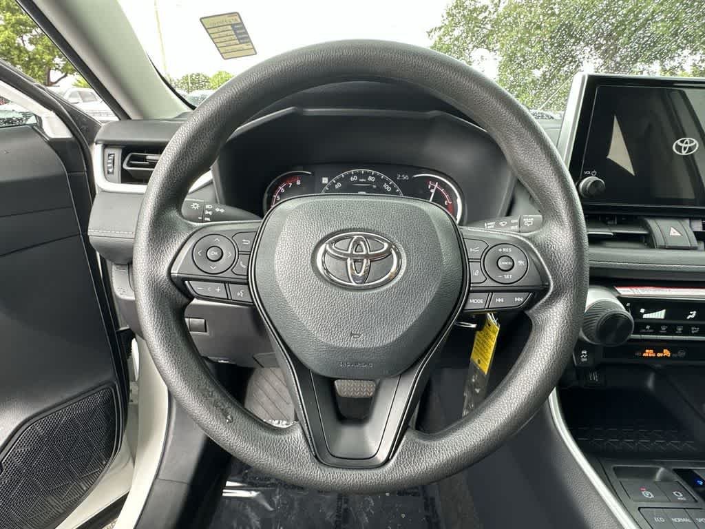 Used 2025 Ice Cap Toyota LE image 27