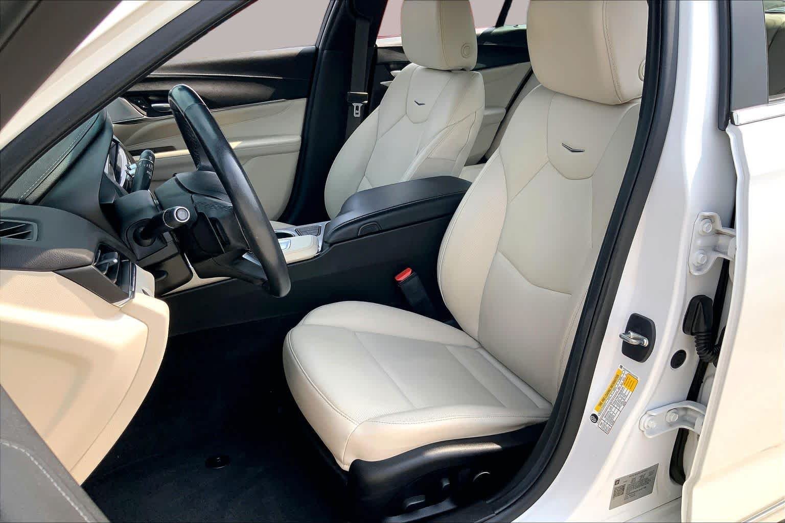 Used 2020 Crystal White Tricoat Cadillac Premium Luxury image 8