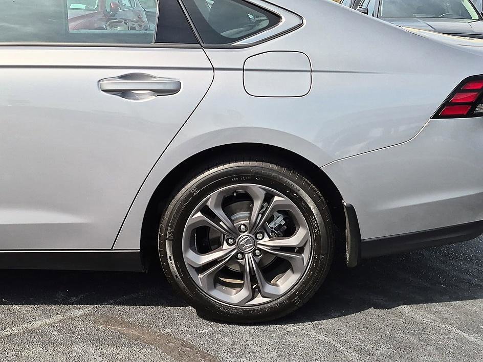 Used 2023 Lunar Silver Metallic Honda EX image 10