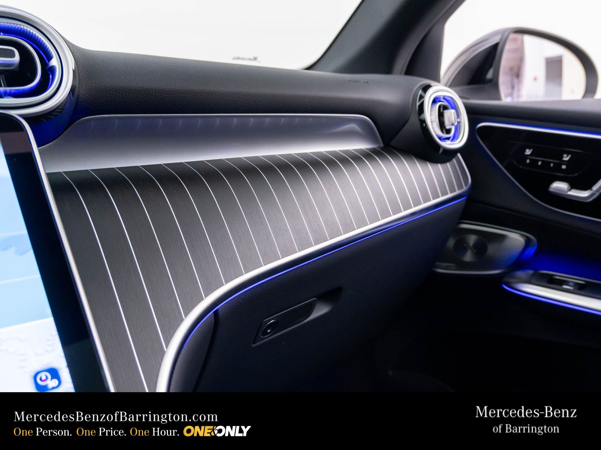 New 2026 Black Mercedes-Benz GLC 300 image 32