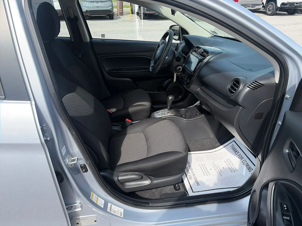 Used 2024 Silver Mitsubishi ES image 37