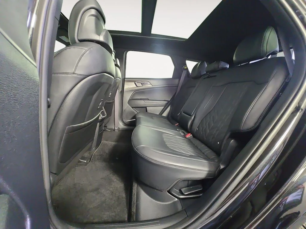Used 2024 Black Kia X-Line Prestige image 15