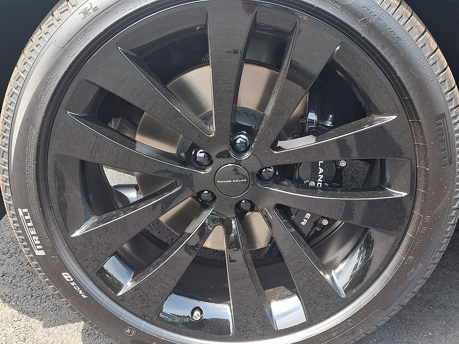 New 2026 Santorini Black LAND ROVER SE image 5