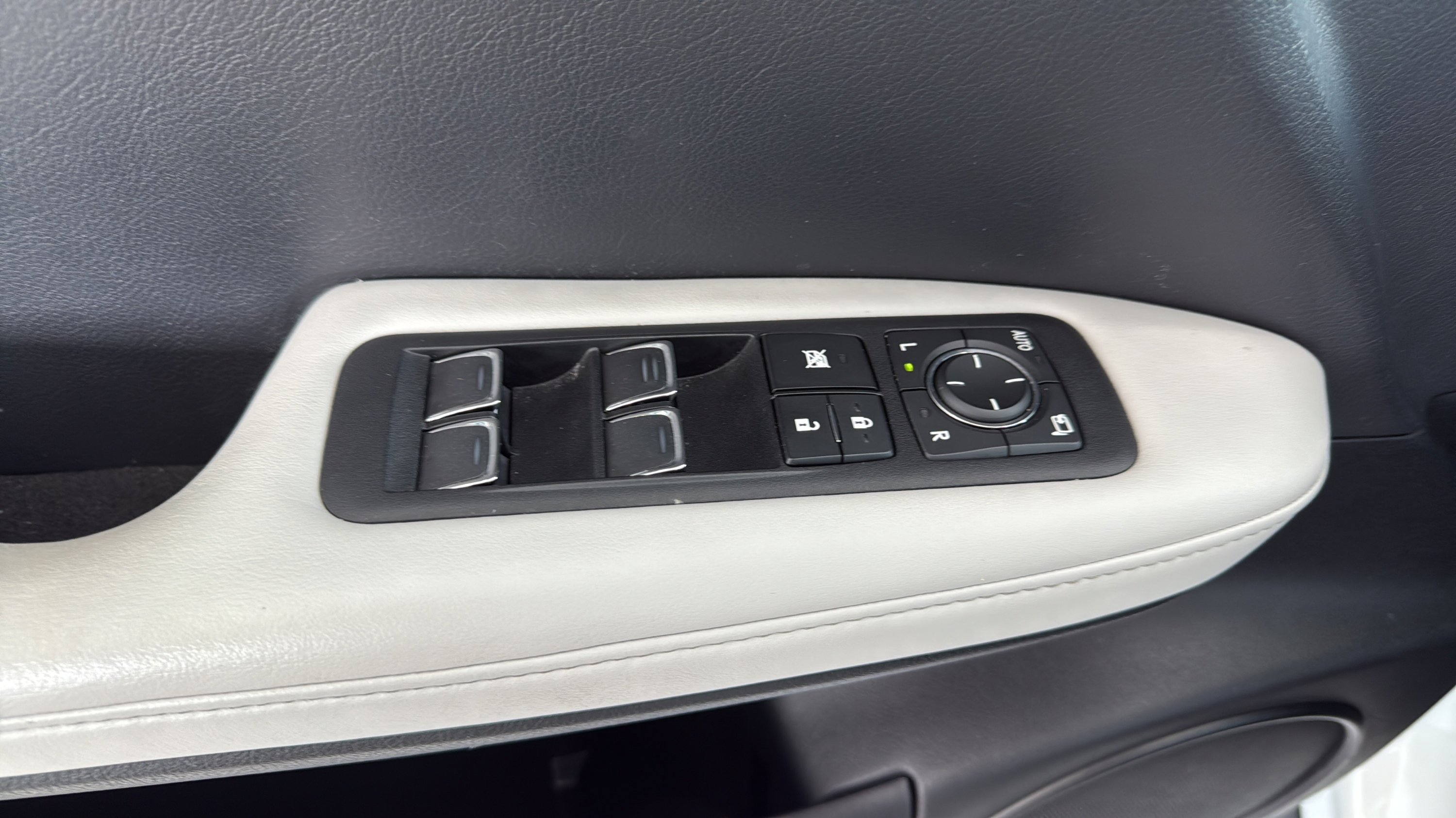 Used 2021 Eminent White Pearl Lexus RX 350 image 12