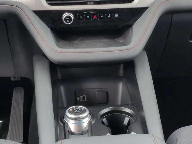 New 2026 Space White Metallic Ford Active image 19