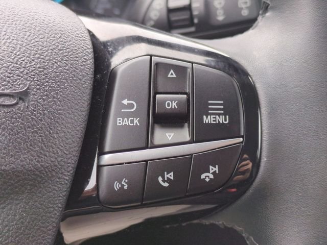 Used 2022 Black Ford SE image 17