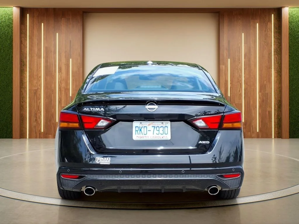 Used 2025 Black Nissan 2.5 SV image 30