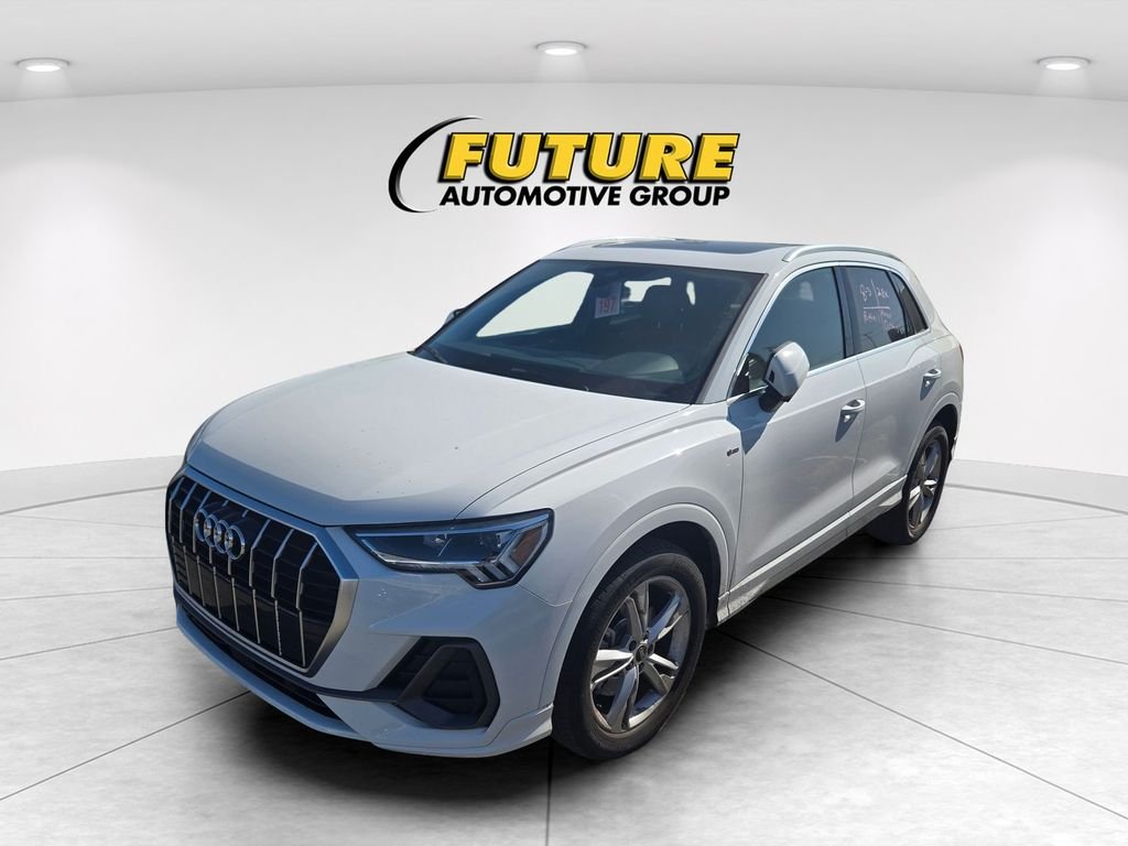 Used 2023  Audi Premium image 3