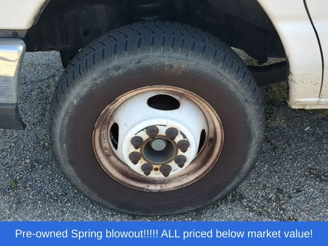 Used 2017 White Ford XL image 11