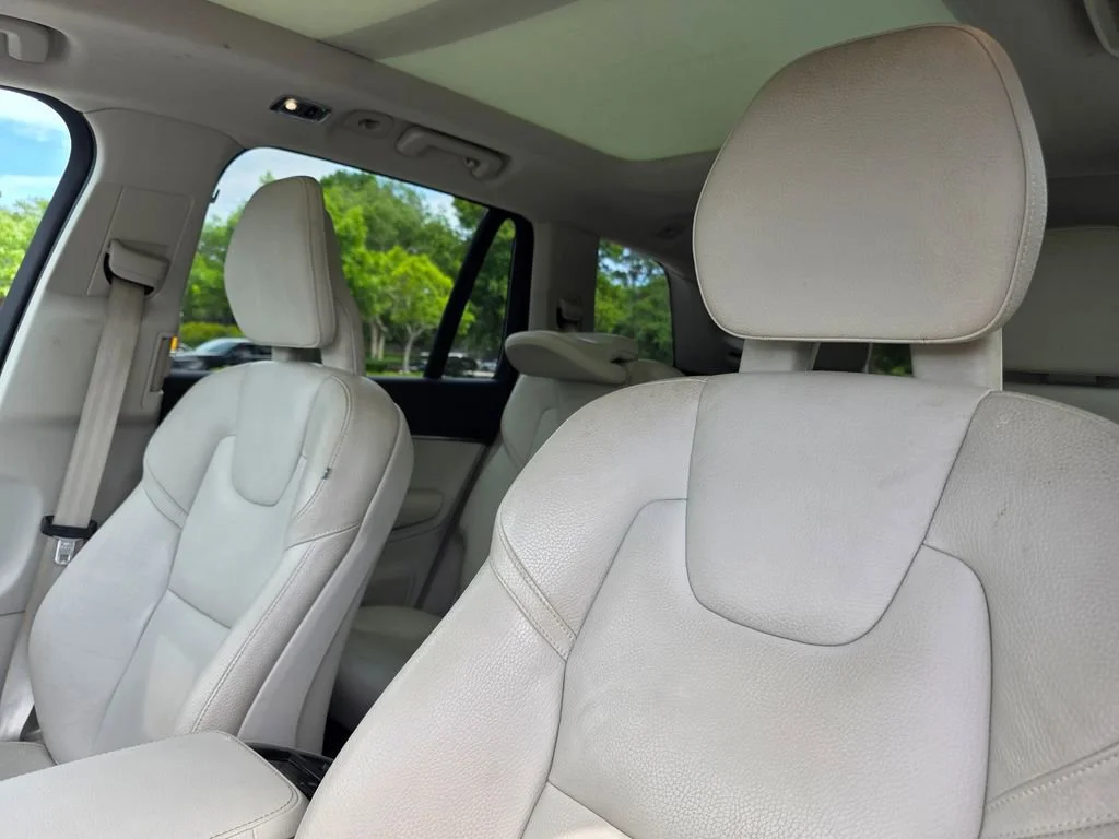 Used 2020 White Volvo T5 Momentum 7 Passenger image 15