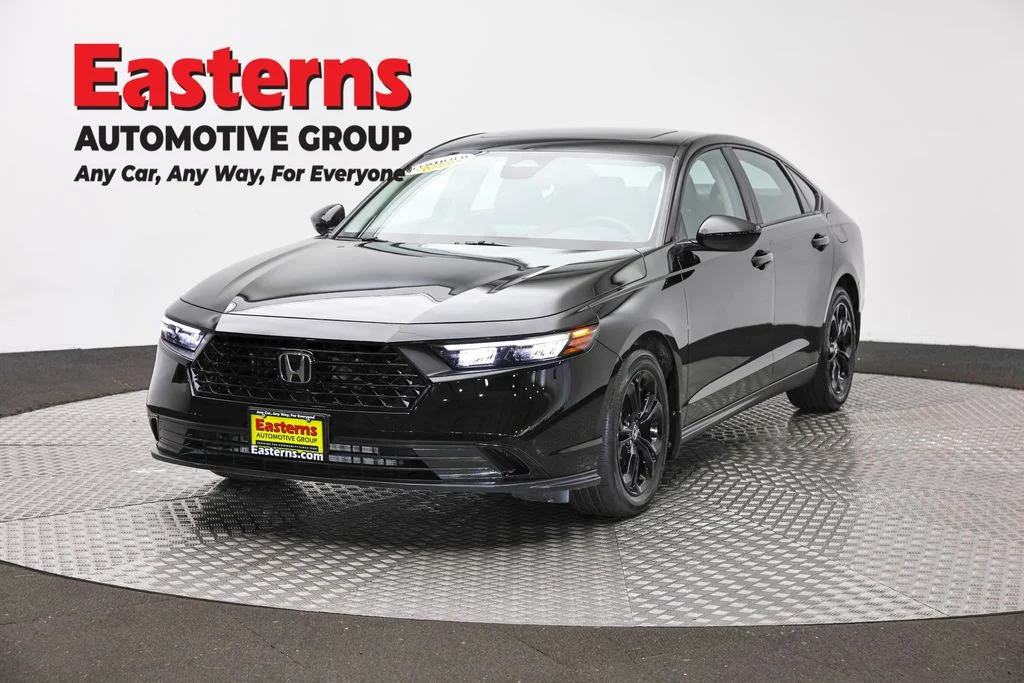 Used 2025 Black Honda SE image 1