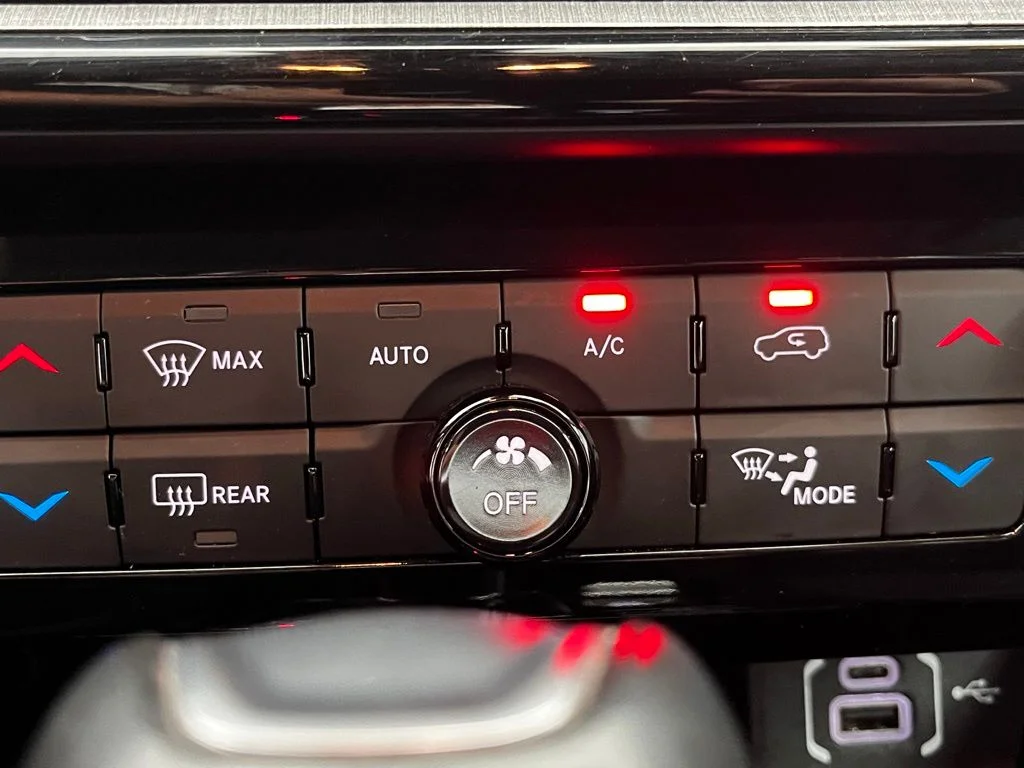 Used 2022 Gray Jeep Trailhawk image 6