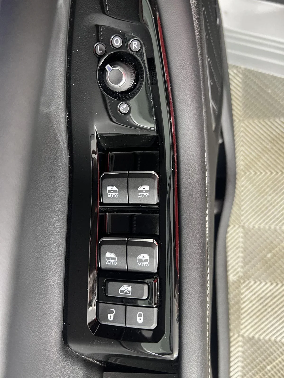 Used 2022 Silver Zynith Jeep Overland image 8