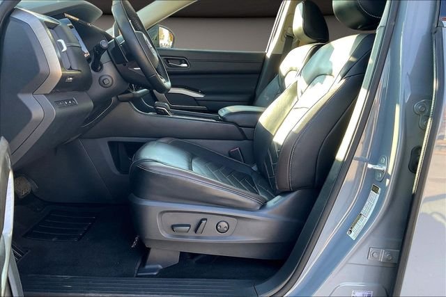 Used 2023 Gray Nissan Platinum image 23