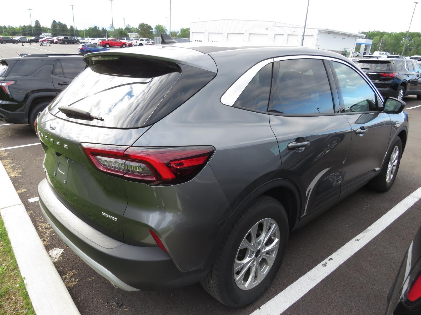 Used 2023  FORD TRUCK  image 14