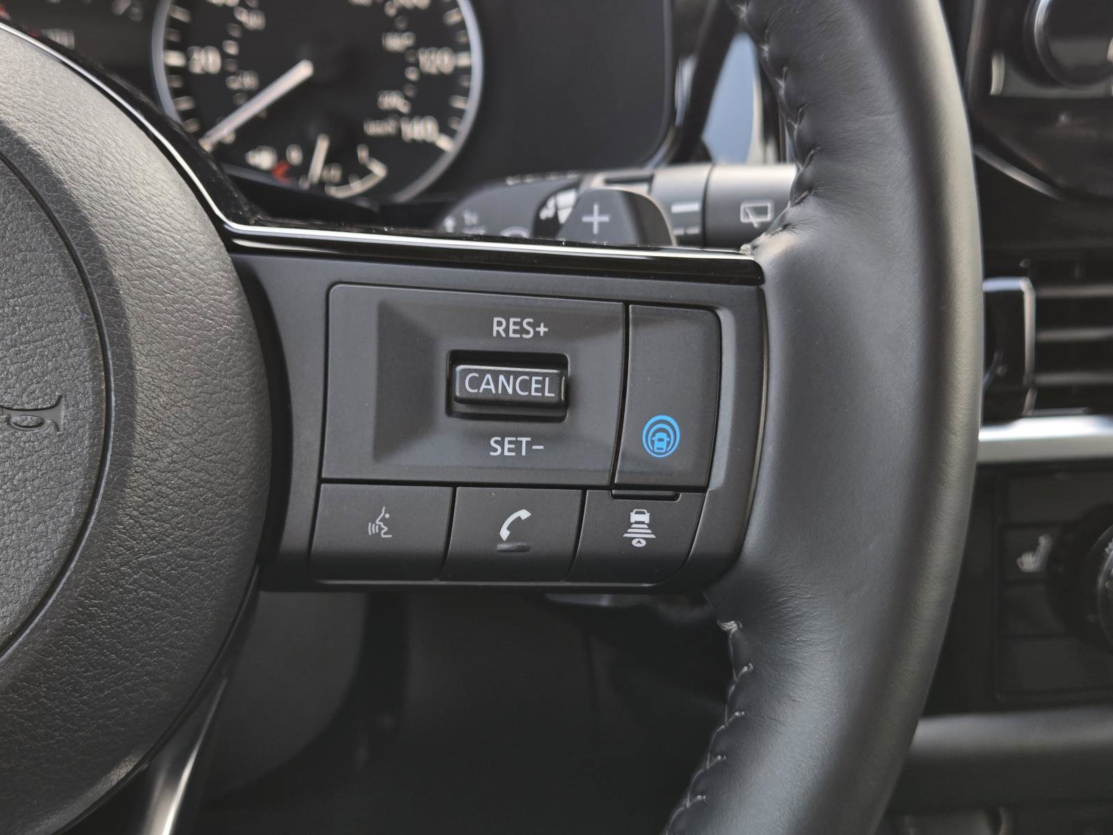 Used 2025 Super Black Nissan SL image 13