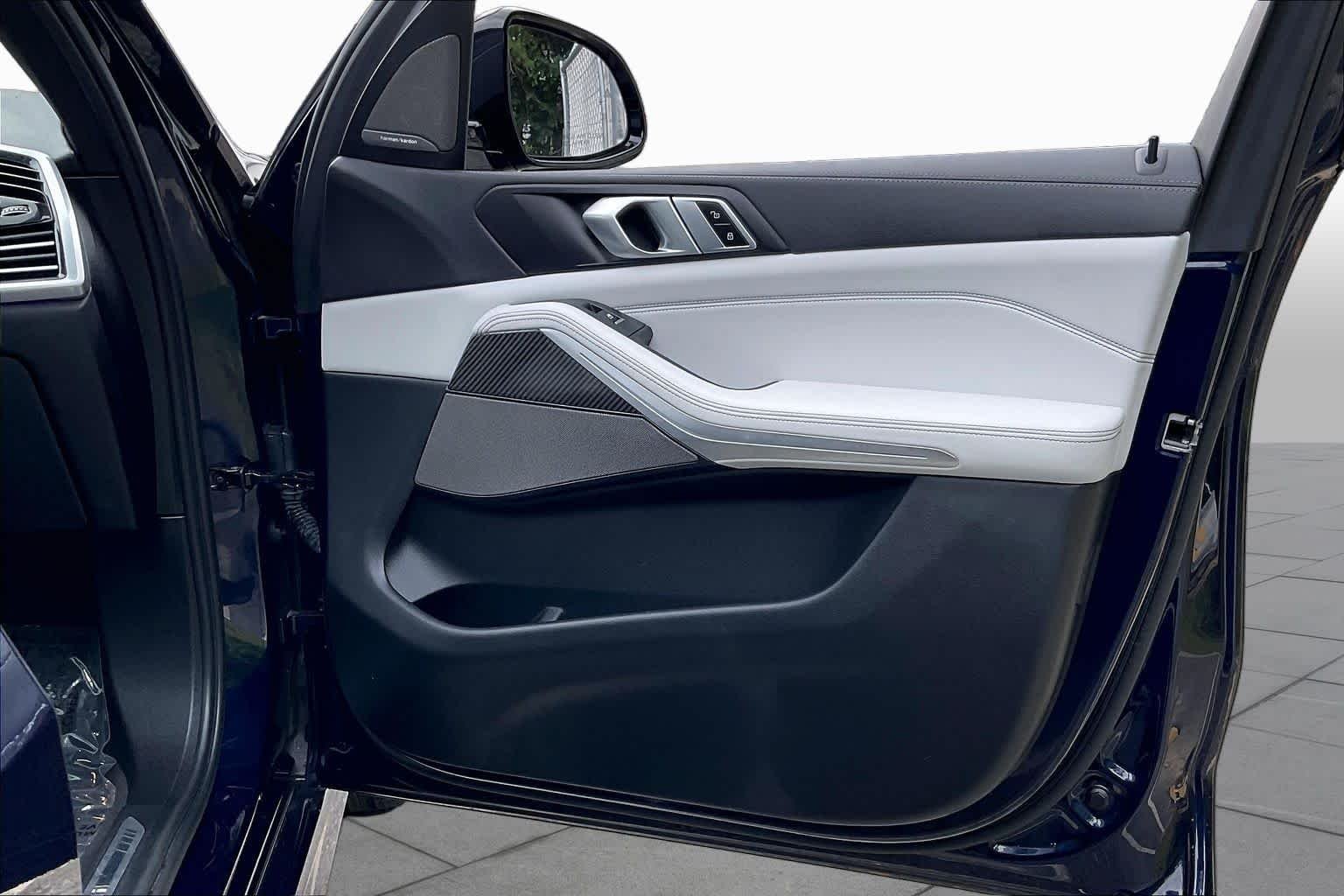 Used 2023 Tanzanite Blue II Metallic BMW M50i image 22