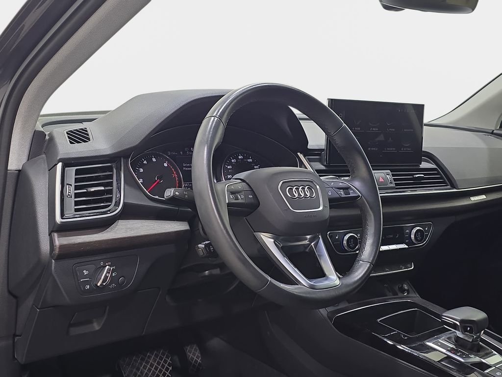 Used 2024  Audi 45 S line Premium image 18