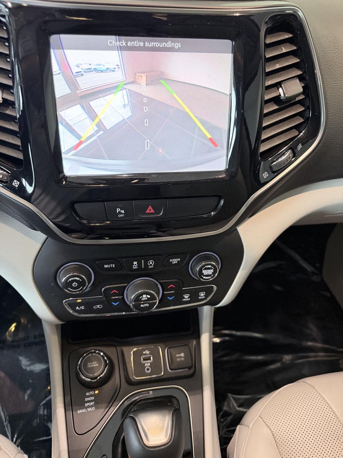 Used 2019 Billet Silver Metallic Clearcoat Jeep Limited image 41