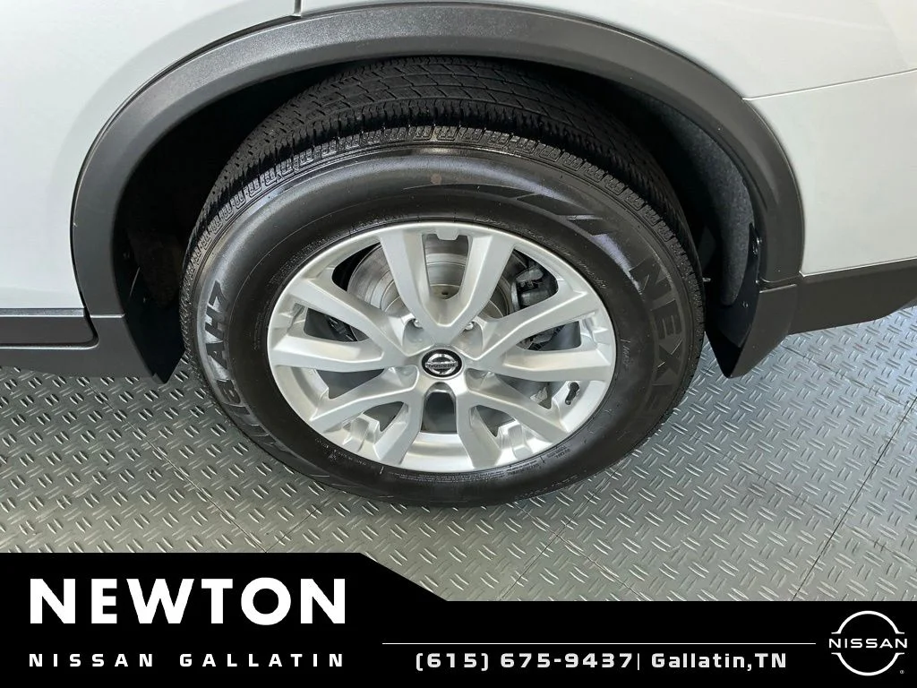 Used 2020 Brilliant Silver Metallic Nissan SV image 42