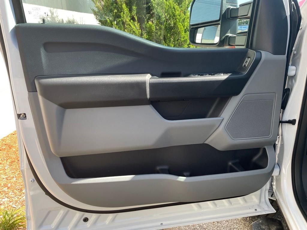 New 2026 Oxford White Ford F-350® XL image 14