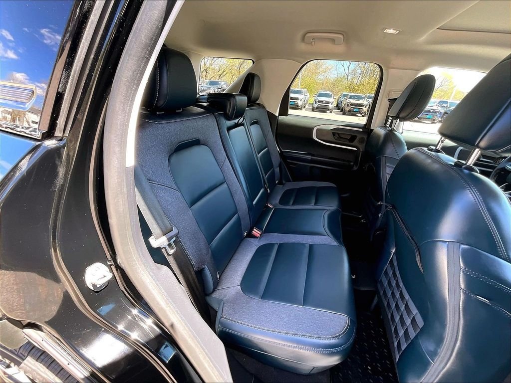 Used 2022 Black Ford Outer Banks image 16