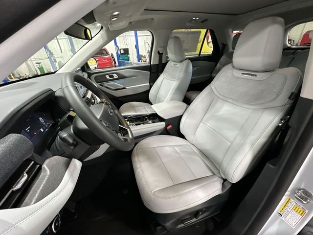 New 2026 Space White Metallic Ford Platinum™ image 17