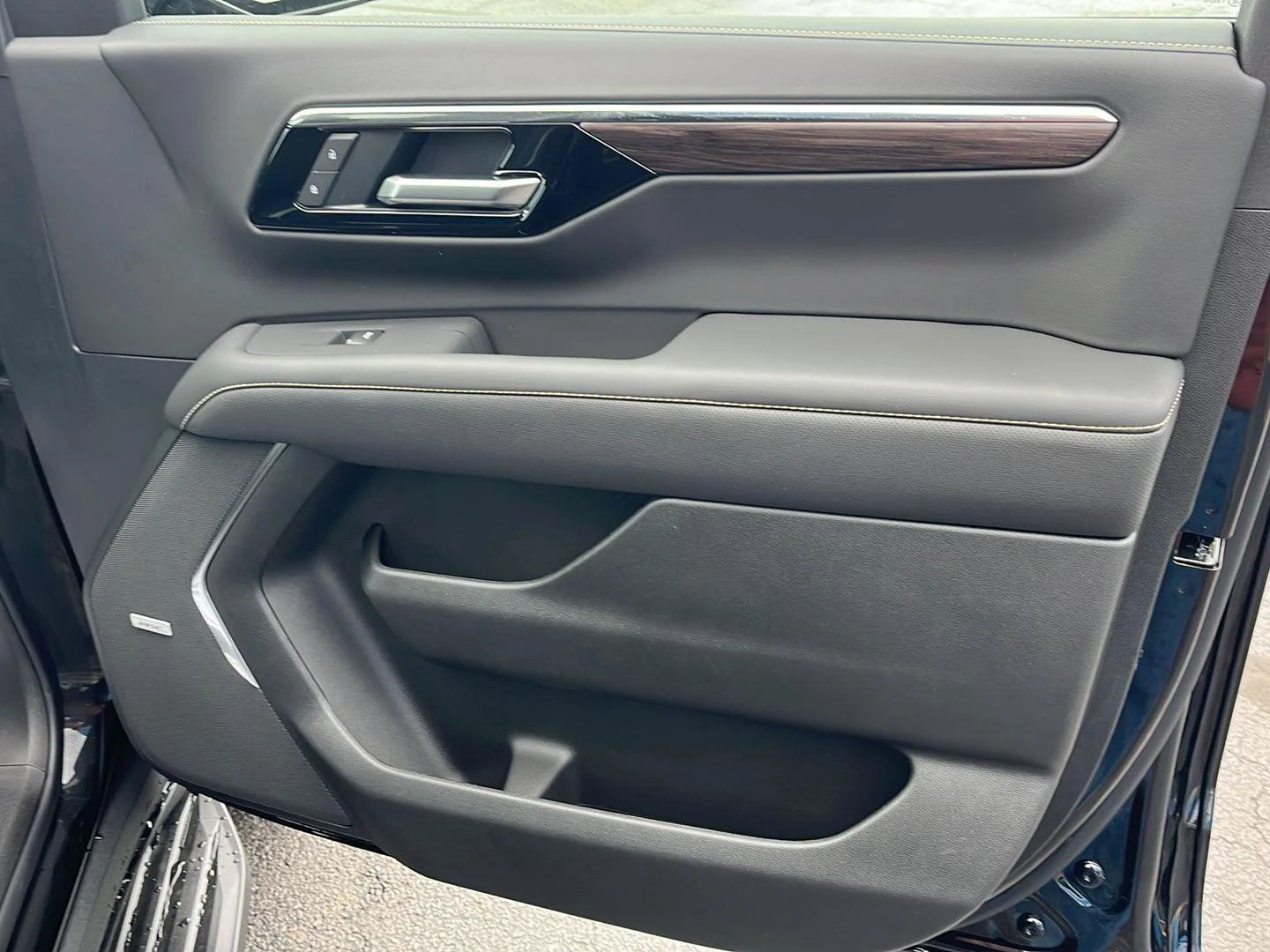 2026 Chevrolet Suburban Premier - Photo 36