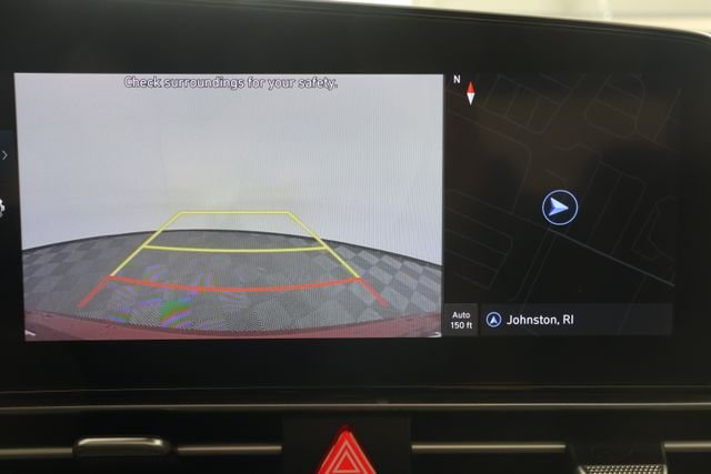 Used 2025 Red Hyundai SEL Convenience image 18