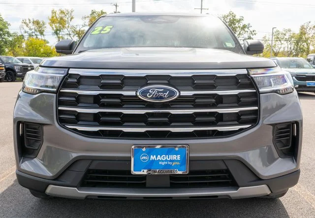 Used 2025 Gray Metallic Ford Active image 3