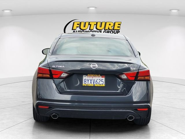 Used 2019 Blue Nissan 2.5 SV image 8