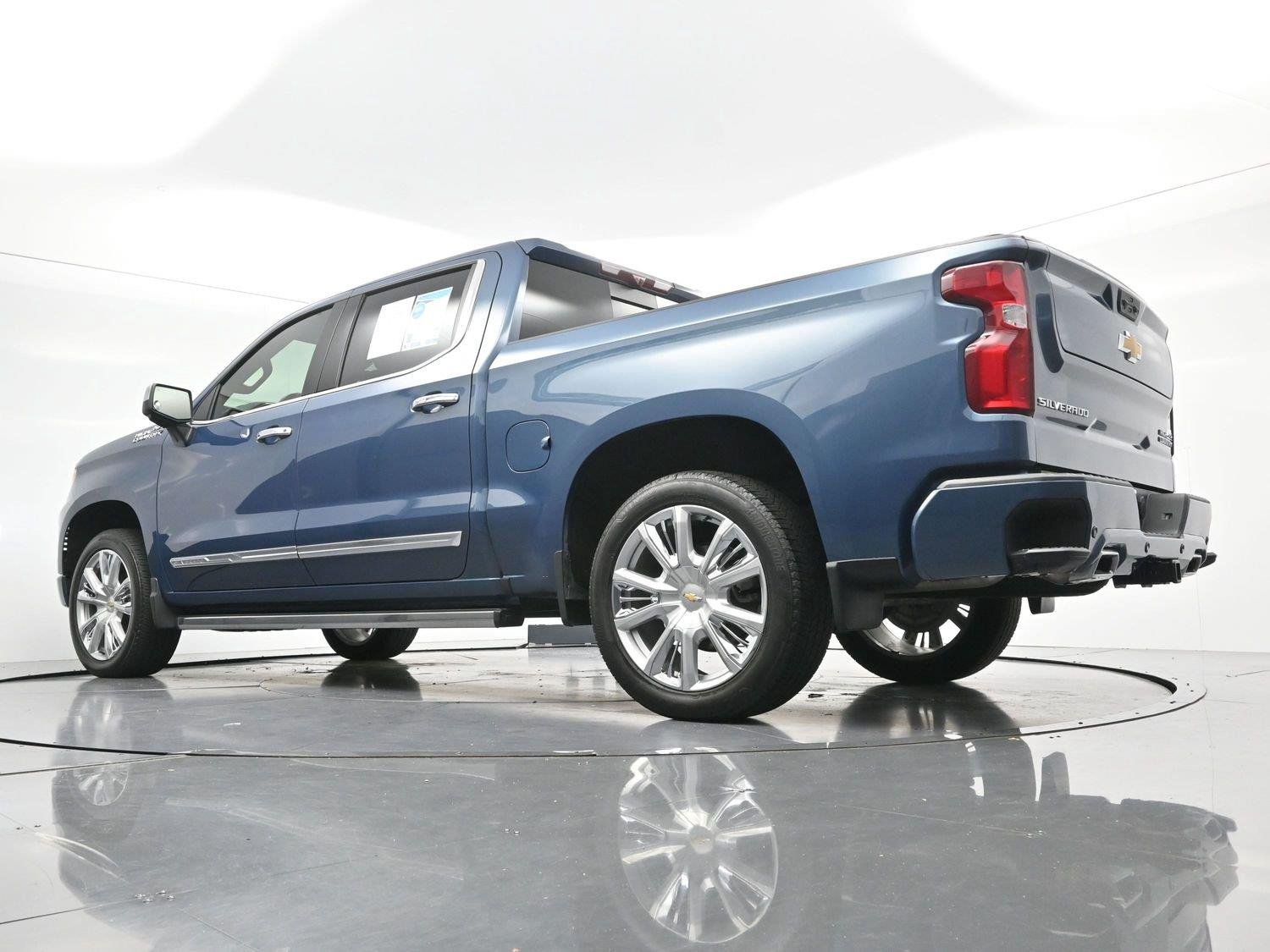 Used 2024 Lakeshore Blue Metallic Chevrolet High Country image 50