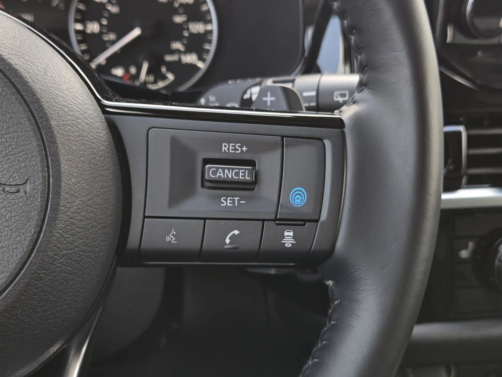Used 2025 Super Black Nissan SL image 13