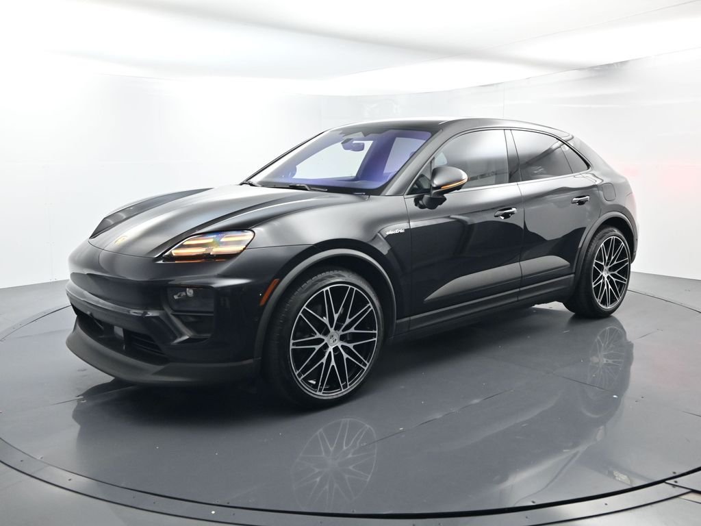 2024 Porsche Macan Base