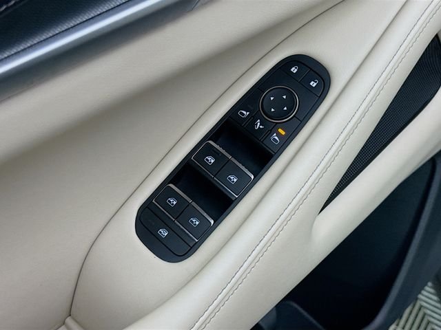 Used 2023 Mineral INFINITI LUXE image 18
