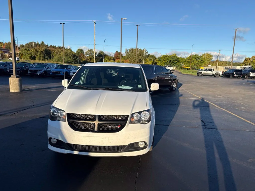 Used 2018 White Dodge SE Plus image 13