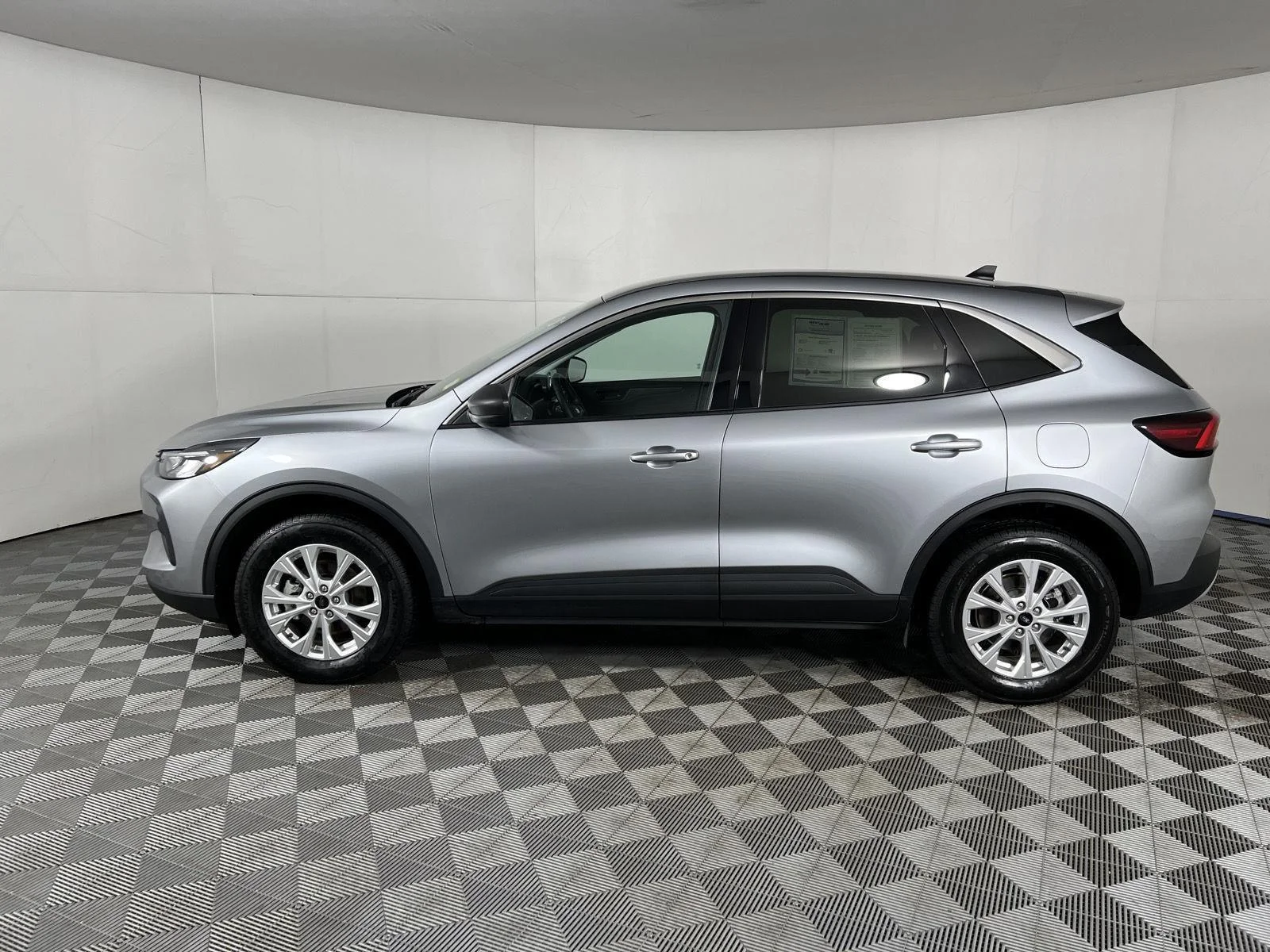Used 2023 Iconic Silver Ford Active image 17